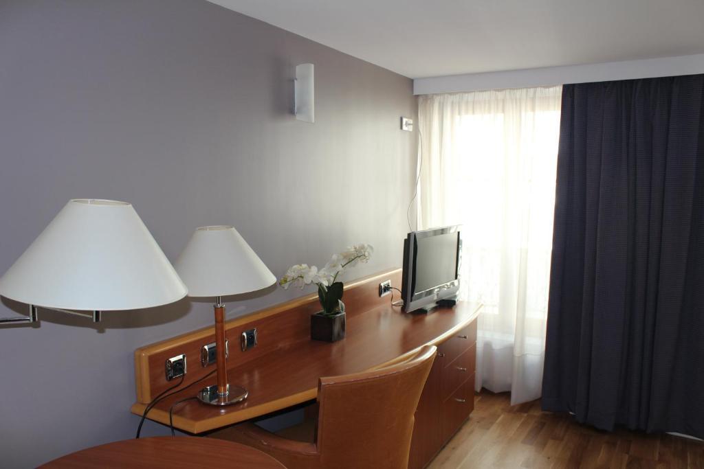 Hotel Metropolitain Париж Номер фото