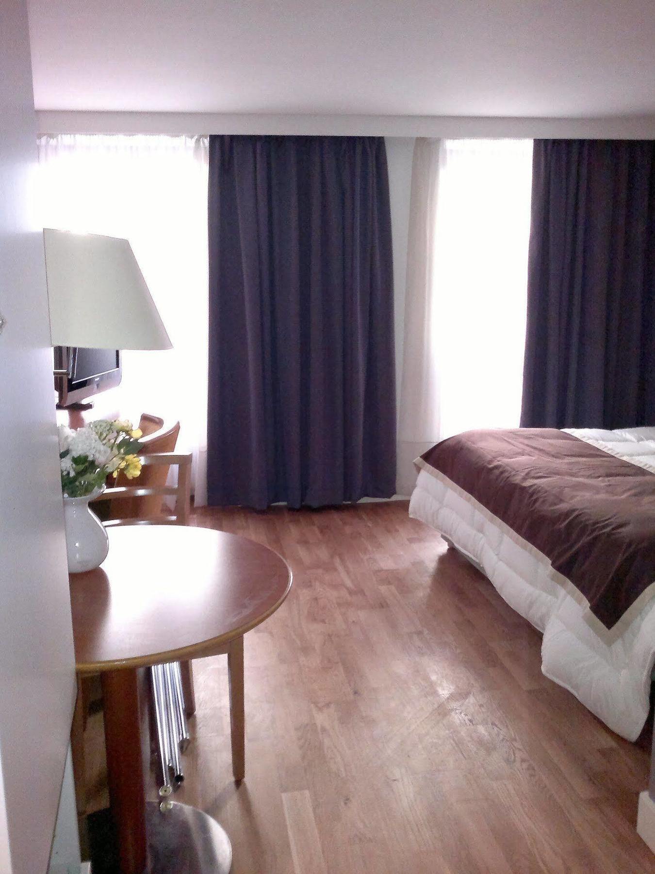 Hotel Metropolitain Париж Экстерьер фото
